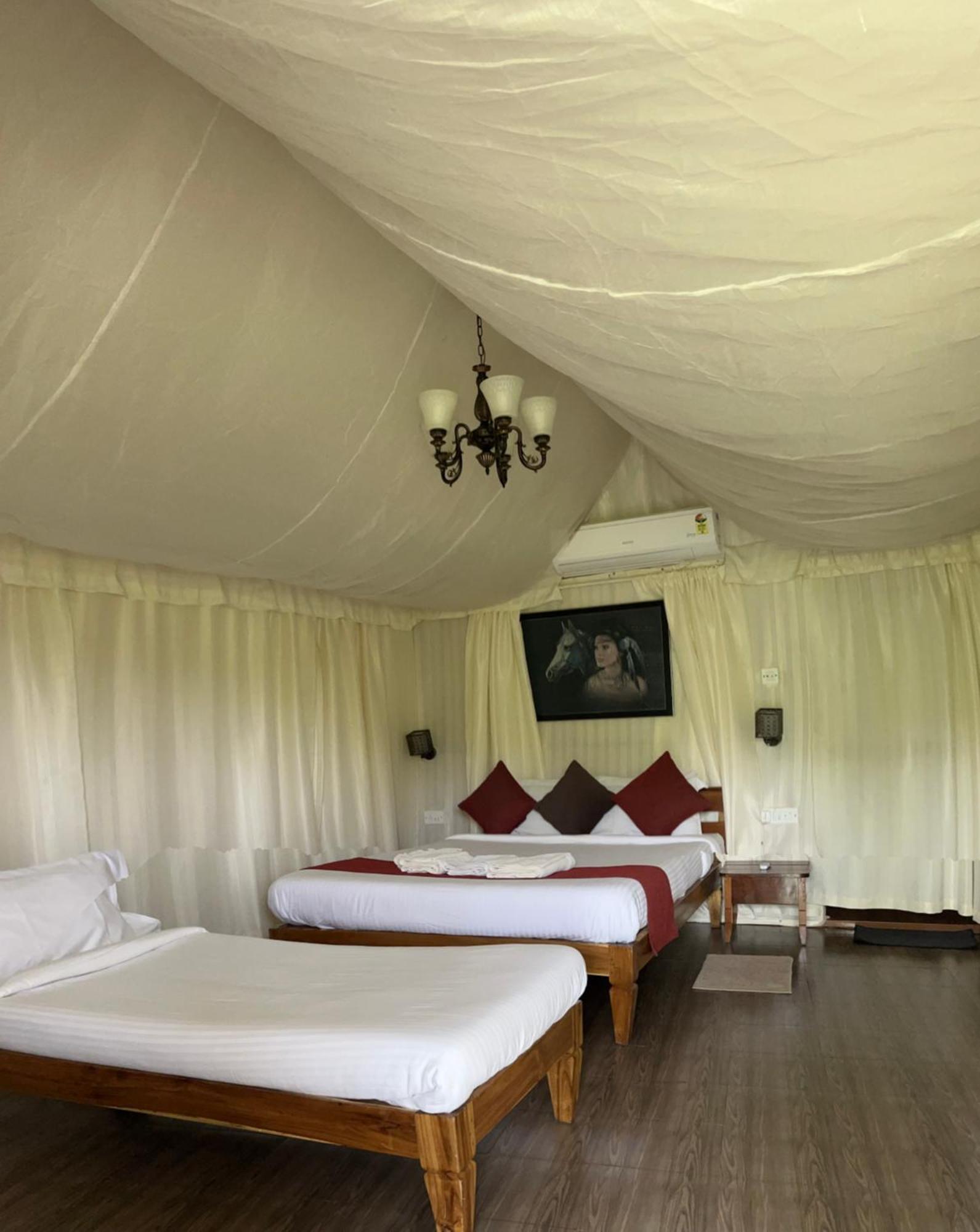 Wilderness Jungle Camp Hotel Malavalli Buitenkant foto
